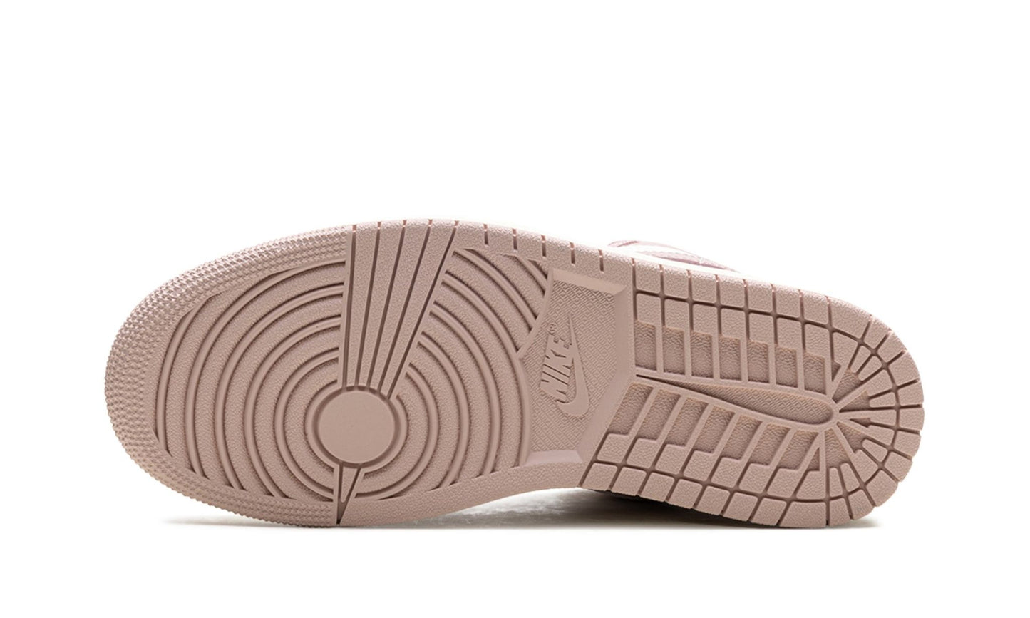 Jordan 1 Low WMNS "Pink Oxford"