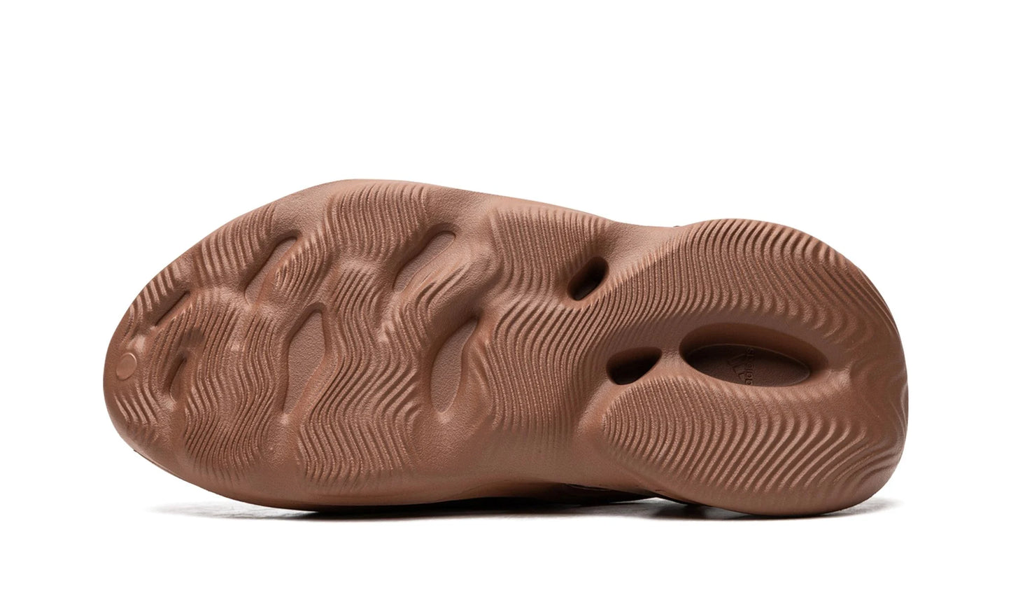 Adidas Yeezy Foam RNNR Clay Red