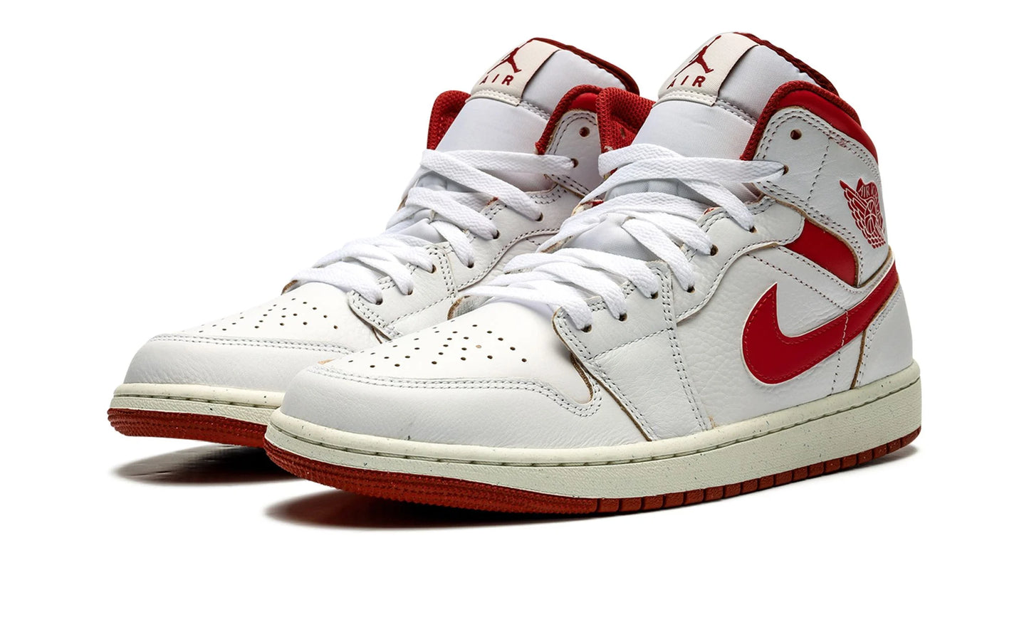 Jordan 1 Mid "Dune Red"