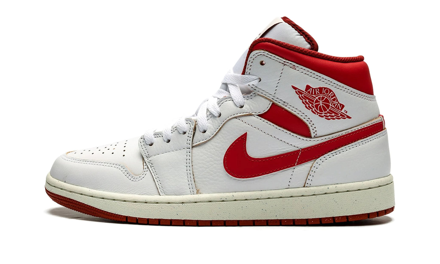 Jordan 1 Mid "Dune Red"